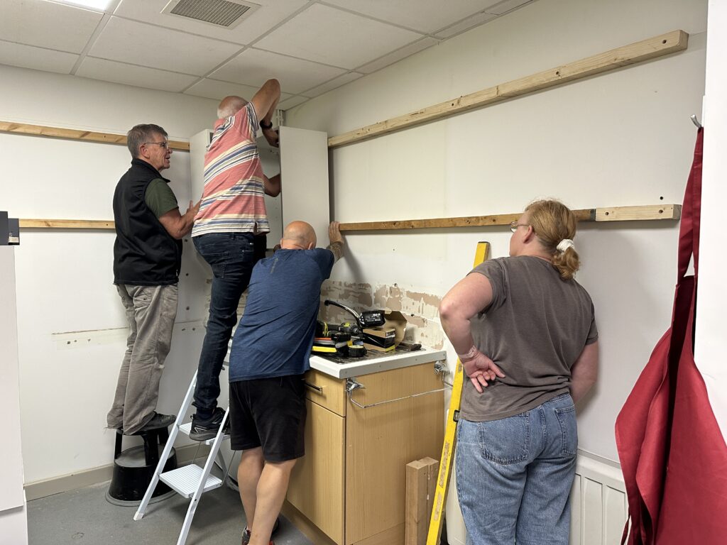 Many hands make light work!